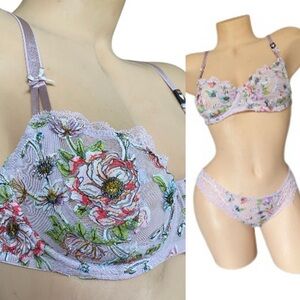 Victoria’s Secret 2 pc Floral Embroidered Lingerie Set 34D/small New with tag